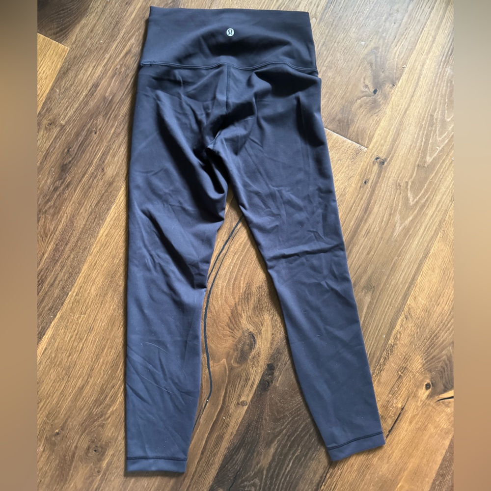 Lululemon women’s leggings, 6